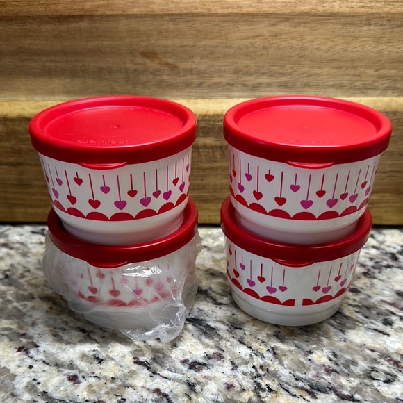 Tupperware Snack Cups Set of 4 - Picture 2 of 3